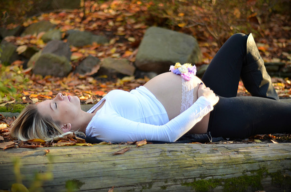 Maternity Photography | Autumn Maternity Session | Sayen Gardens | Ashley Halas Photography LLC Hamilton New Jersey Photographer